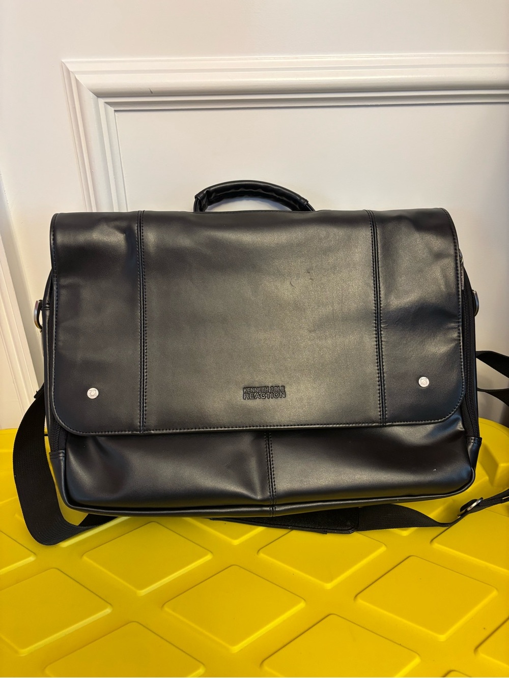 Kenneth Cole Reaction Black Leather Flap Messenger Bag